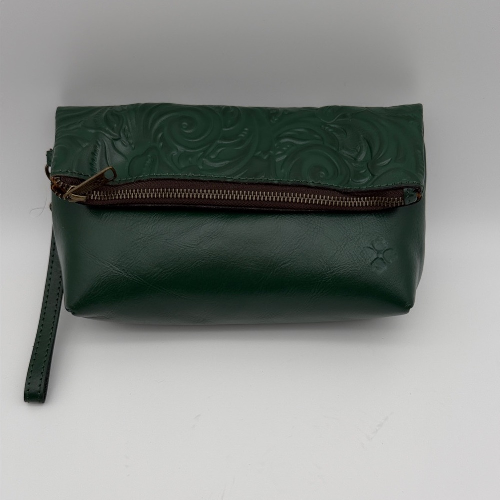 Patricia‎ Nash Green Embossed Leather Wristlet Clutch